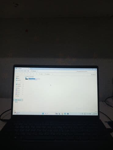 Laptop Dell tipi, Ryzen 3 daxili qrafika, 4 GB RAM, 119 GB SSD.(Usta