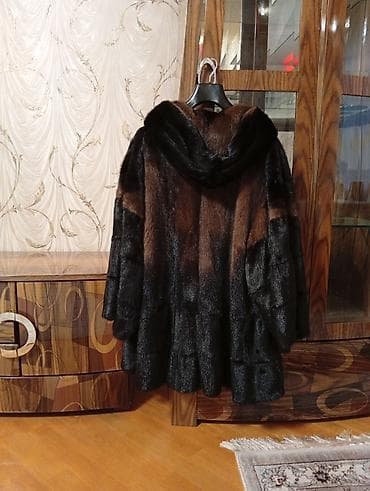 mirvari canta: Carolina Valentin dən alınıb 2xl-3xl gedir. Papaqlıdir.Qiyməti 1500 — 2