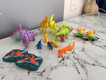 Uşaq oyuncaqları dəsti – müxtəlif fiqurlar və aksesuarlar Məzmun: -