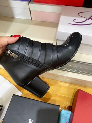 brend qadin ayaqqabilari: Ölçü: 37, rəng - Qara, İşlənmiş — 3