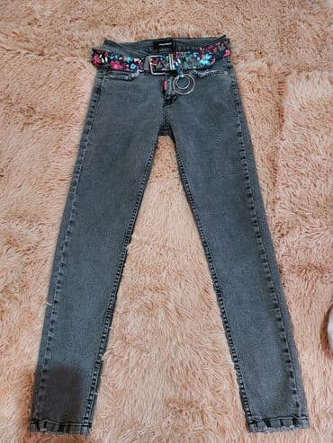 qadınlar üçün qısa cinslər: Cins salvar. Yenidir. Geyinilmiyib etiketiyledi. Sifariwle getirtdim — 2