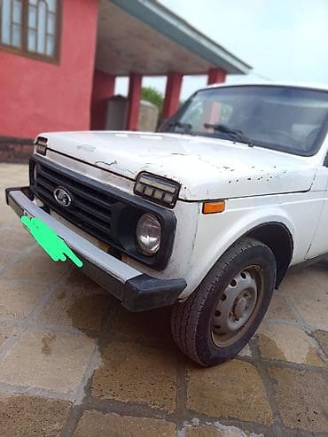 kredit ve barter masin: VAZ (LADA) 4x4 Niva: 1.7 l | Ofrouder/SUV — 3