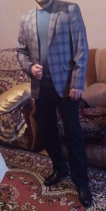 Tək pencək satılır, çox az geyilib, qət-təzə qalıb