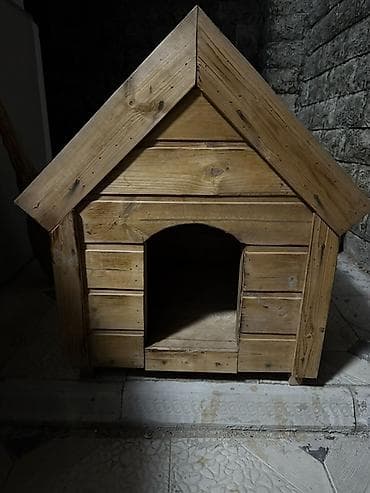it agizligi: Taxta it evi - Material: möhkəm təbii ağac lövhələrindən yığılmış — 2