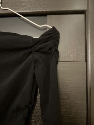 şüa eynəkləri: Zara asimetrik çiyin qara kofta 
Çiyni büzgülüdür - Geyilib — 4