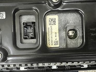 notebook ehtiyat hisseleri: Mersedes Benz w213 üsten cixma yaxsi veziyyetde monitor. 2016-2020 — 3