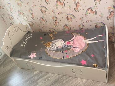 tek kravat işlənmiş: Qız üçün, Çarpayı, Siyirməli — 1