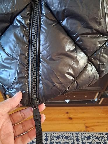 BERSHKA BRENDİ BALONKA KURTKA (YENİ). 180 manata alınıb. XS ölçüdür