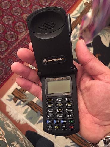 qin telefon: Motorola Razr2 V8, 1 GB, rəng - Qara — 1