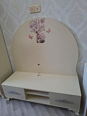 mebeli aliram: Mətbəx mebeli 400 azn, çarpayılar cütü 140 azn, uşaq beşiyi 100 azn — 8