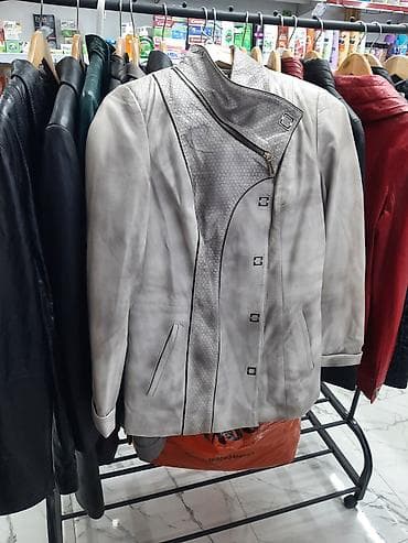 smart saat: Qadın dərı kurtkası - Rəng: açıq boz, kontrast tünd boz naxışlı — 1