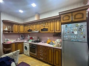 Mətbəx mebeli satılır 350₼. *Qoz ağacından**Ölçü 4/1.36. Üzərində