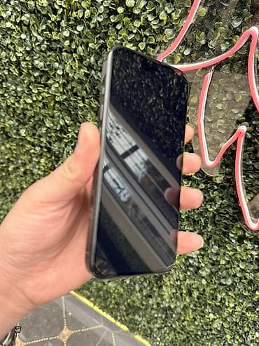 ikinci el iphone 13 pro: IPhone 15 Pro, 128 GB, Qara, Barmaq izi, Face ID — 3