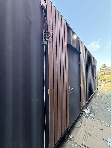 Konteyner tipli modul ofis. Metal konstruksiyalı korpus üzərində