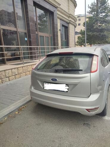 Ford Focus: 1.6 l | 2010 il 251000 km Hetçbek