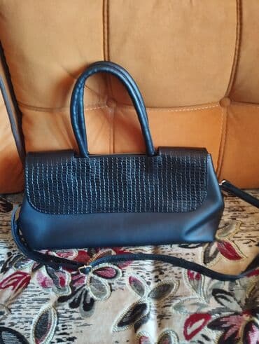 Eynəklər: Çantalar 16, 10,9,5 azn — 2