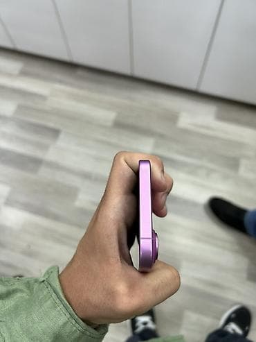 pink iphone: IPhone 16, 128 GB, Çəhrayı, Barmaq izi, Face ID, Simsiz şarj — 3