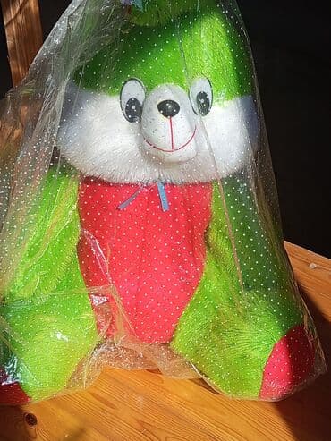 toxunma jaketler: Böyük ölçülü plyuş ayıcık - Rənglər: yaşıl və qırmızı, ağ yanaqlarla — 5