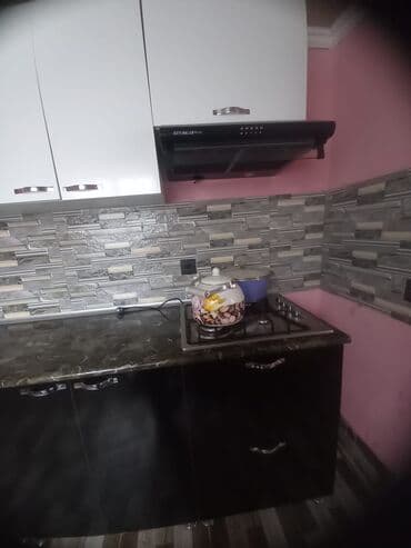 Спальные гарнитуры: Mətbəx mebeli dəsti - Üst modul: ağ rəngli şkaflar, biri şüşəli — 3