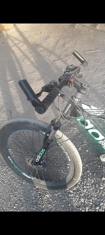 скоростной велик: Dağ velosipedi və dəbilqə dəsti - Çərçivə: alüminium rəngli qara — 3