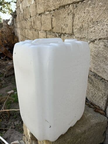 бутыль 12 литров: Məhsul: Plastik bidonlar - Həcm: təxmini 20–25 litr (kanistr tipli) - — 2