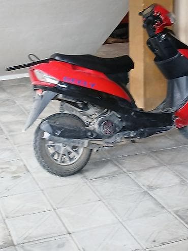 Qırmızı skuter – şəhər içi yüngül və qənaətcil nəqliyyat - Korpus — 5