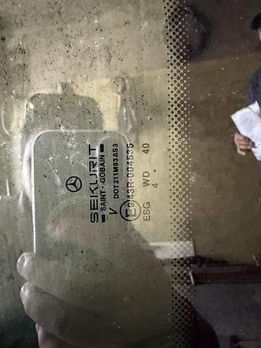 Sağ arxa, Mercedes-Benz Vito — 1