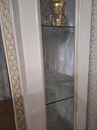 dolab parca: Klassik üslubda vitrin-bufet - Rəng: krem/ivori tonlarında, qızılı — 4