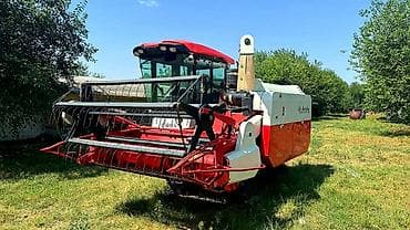 Kubota çəltik biçən-kombayn 120 at gücü / bunker 1000 kq / 383 moto