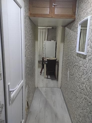 kesle kiraye ev: Kirayə verilir: Xüsusiyyətlər: - Dəhliz: güzgü; PVC qapılar; laminat — 2
