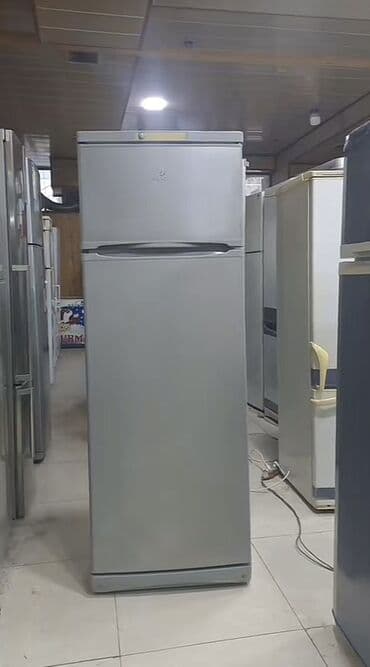 ikinci əl mini soyuducu: 2 qapılı Beko Soyuducu Satılır, rəng - Gümüşü, Təkərli — 2