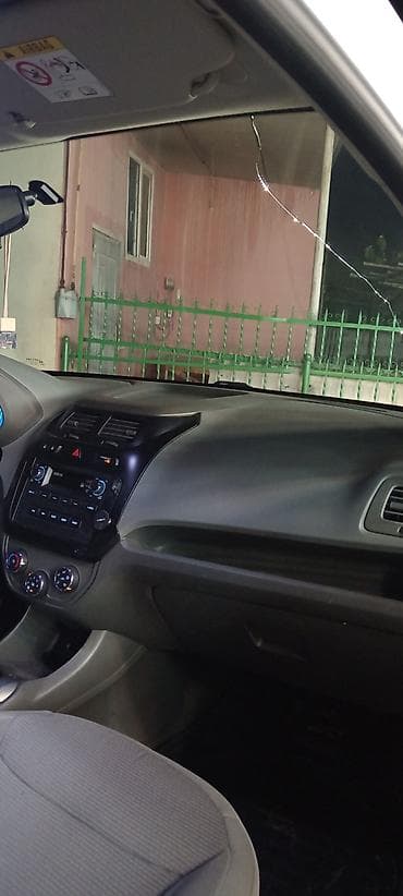 Chevrolet: Chevrolet Cobalt: 1.5 l | 2024 il 98000 km Sedan — 10