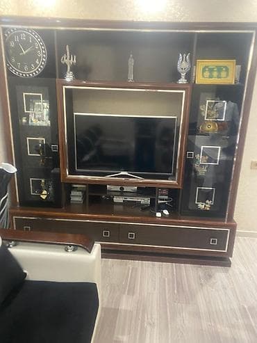 Düz TV altlığı, Polkalı, Taxtalı