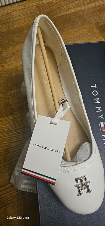 rezin botlar: Tommy Hilfiger qadın balerinləri - Rəng: ağ - Modelləmə: yumru — 2