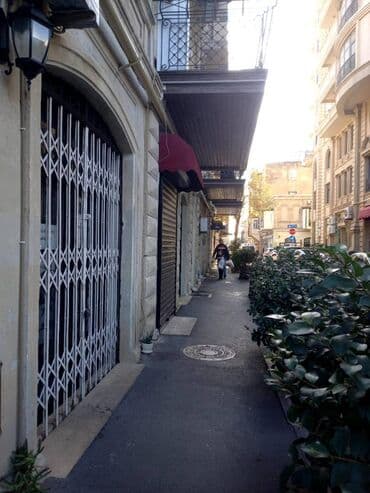 mingəcevirdə icarə obyektlər: Yasamal rayonu torqovıy ərazisində,sahəsi 17 kv/m olan, 1 otağlı — 6