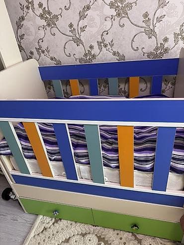 Oğlan və qız üçün, İşlənmiş, Dördbucaq, Beşik, Matras ilə, Yellənmə mexanizm ilə