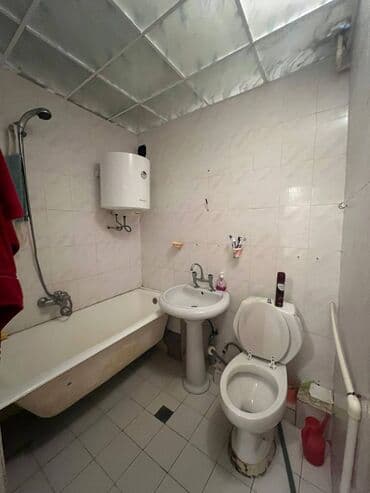 1 otaqlı kohnə tikili: Bakı, 2 otaqlı, Köhnə tikili, m. Elmlər Akademiyası, 35 kv. m — 10