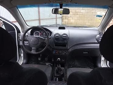 Продажа авто: , ağ rəng, 5 qapılı hetçbek. Xüsusiyyətlər: - Sürət qutusu: mexaniki — 9