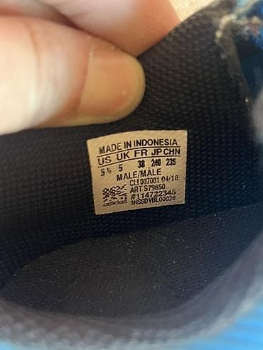 Botinkalar: Adidas kişi Futbol Butsi
Model: Adidas (etiketdə
Orijinal Maldi — 4