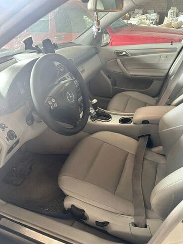 mercedes geyimleri: Mercedes-Benz C-Class: 2.3 l | 2005 il Sedan — 9