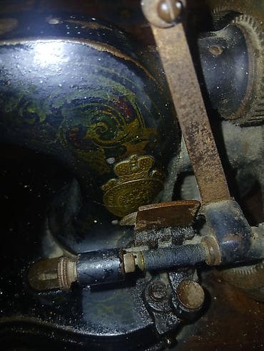 model maşınlar: Antik tikiş maşını – çar Rusiyası dövrünün metal gövdəli, mexaniki — 4