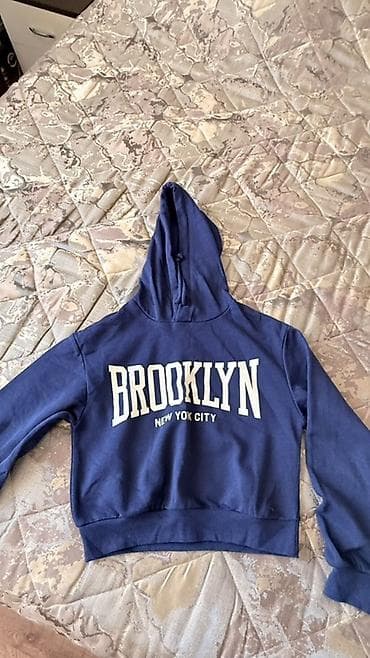 Məhsul: Kapüşonlu qısa svitşot - Rəng: Tünd göy (navy) - Ön çap