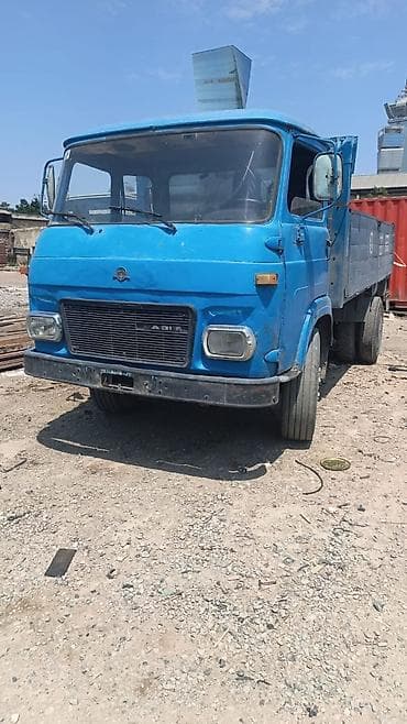 MAZ A31 yük maşını - Gövdə: bortlu yük kuzovu, üç tərəfli açılan yan lalafo.az -da MAZ A31 yük maşını - Gövdə: bortlu yük kuzovu, üç tərəfli açılan yan