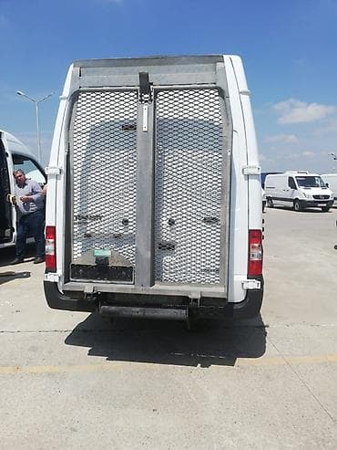 Hidravlik yük qaldırıcı rampa – mikroavtobus və yük furgonları üçün