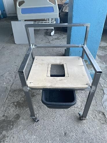 Tualet kreslosu (portativ) - Metal karkaslı möhkəm konstruksiya - — 1