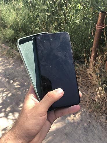 avto aksesuar: Prablemsiz ideal telfondu barter var sekilde el izi falan dusub amma — 2