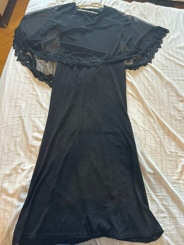 Qara don. 46 ölçü - Rəng: saf qara - Kəsim: uzun, bədənə yığılan