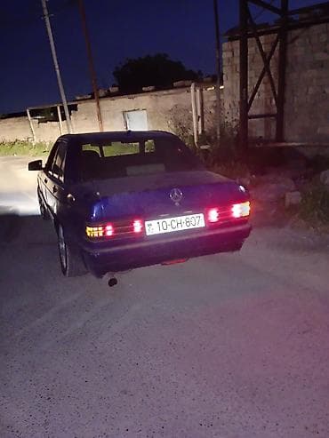 Mercedes-Benz sedan - Korpus: sedan, tünd mavi rəng - Kuzov dəsti