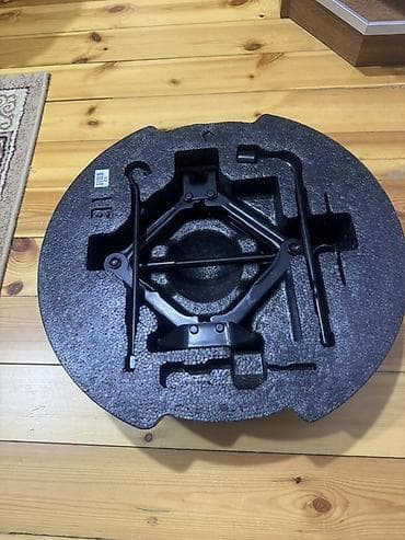 disk teker satisi: Avtomobil krikosu və təkər açarı dəsti - Komplekt: qayçı tipli kriko — 3