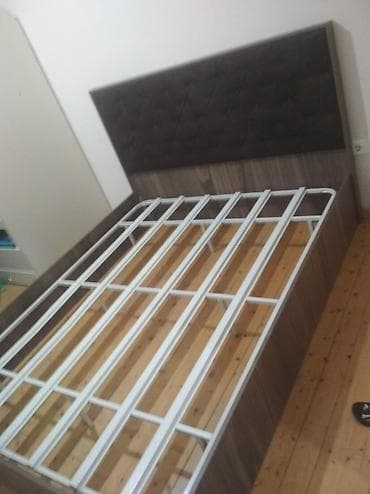 Taxt təcili satılır yaxşı vəziyyətdədir ünvan mehtabad.catirilma